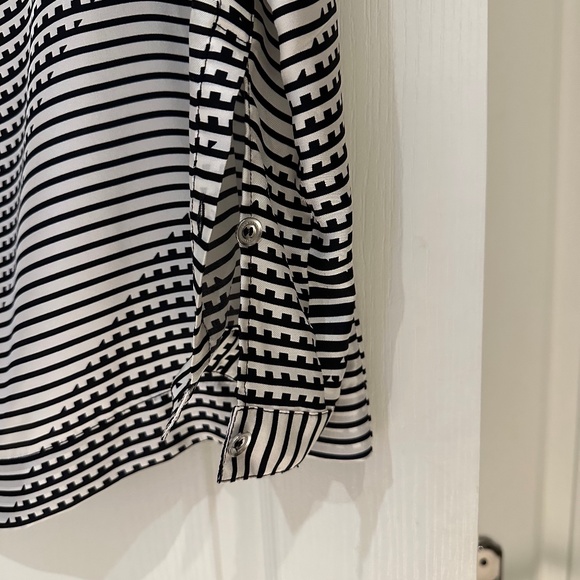 Burberry Brit Blouse, Size XS, Black and White - Picture 11 of 11